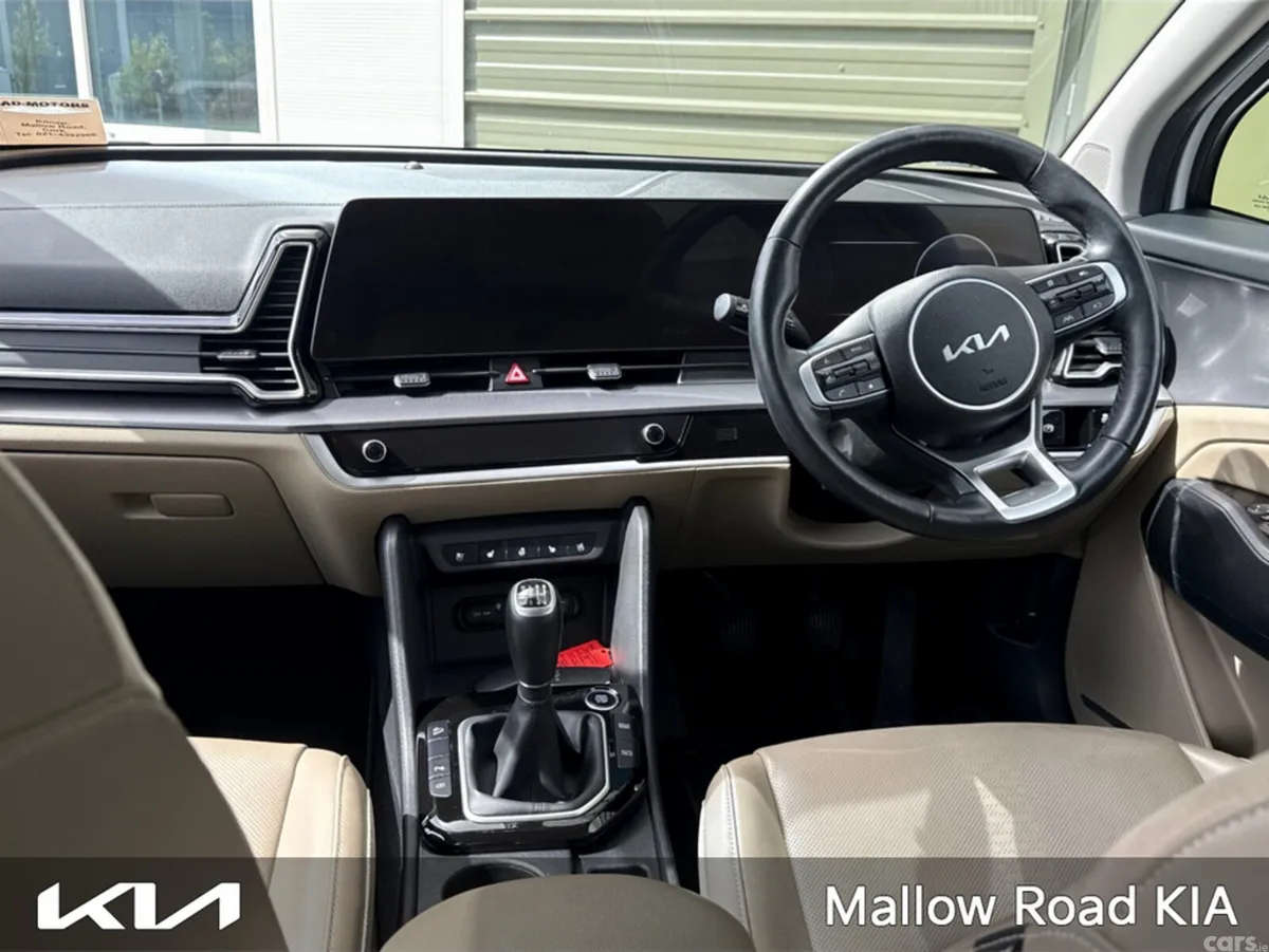 Kia Sportage MPV, Diesel, 2023, White
