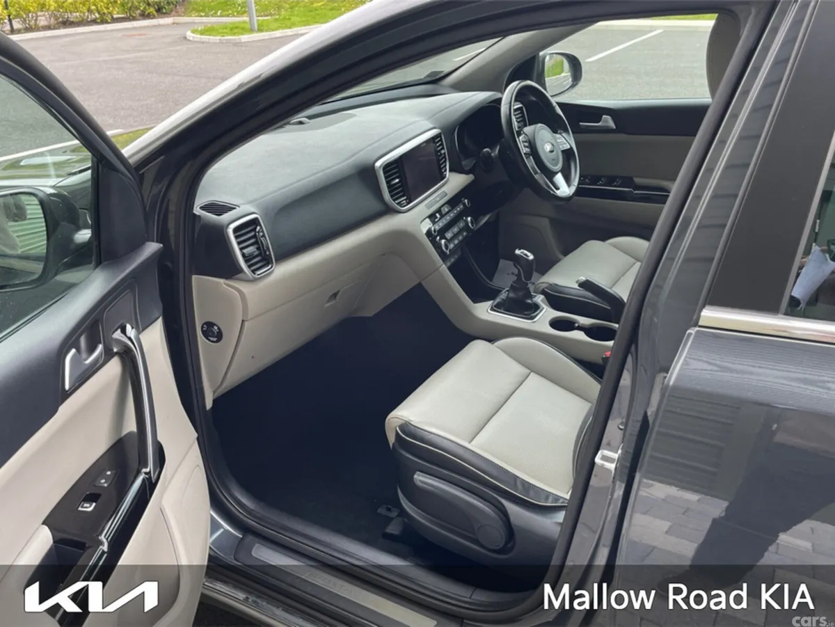 Kia Sportage MPV, Diesel Hybrid, 2021, Grey