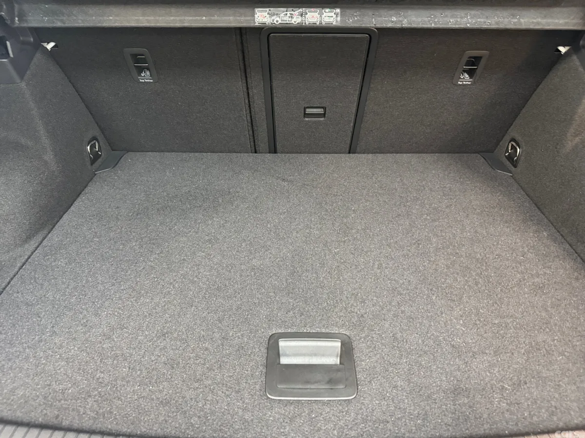 Volkswagen T-Roc SUV, Diesel, 2021, White