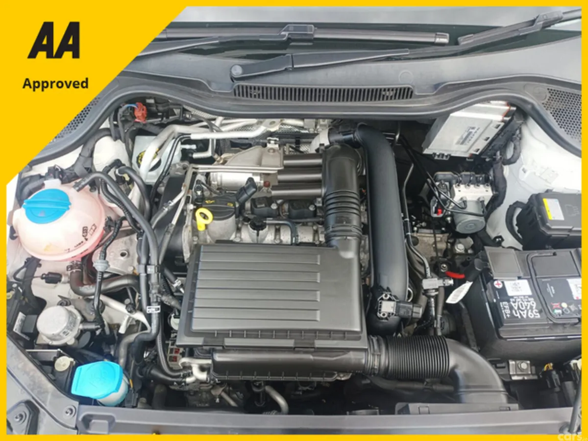 Volkswagen Polo Hatchback, Petrol, 2016, White