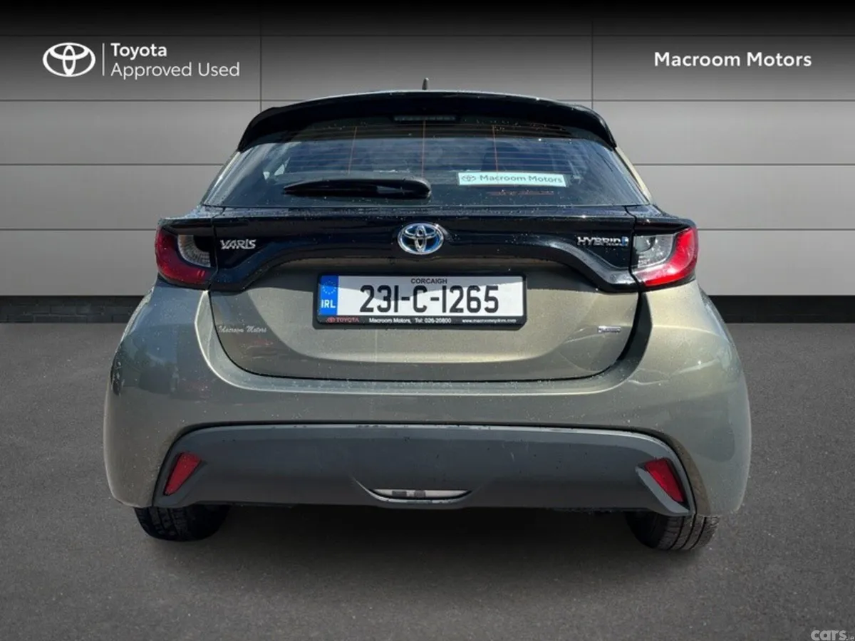Toyota Yaris Hatchback, Petrol Hybrid, 2023, Bronze