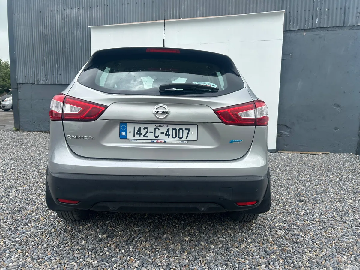 Nissan Qashqai Hatchback, Diesel, 2014, Silver