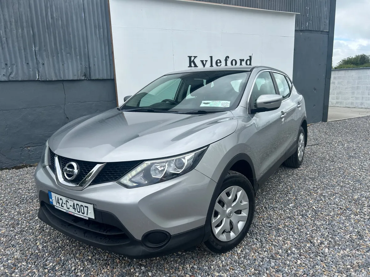 Nissan Qashqai Hatchback, Diesel, 2014, Silver