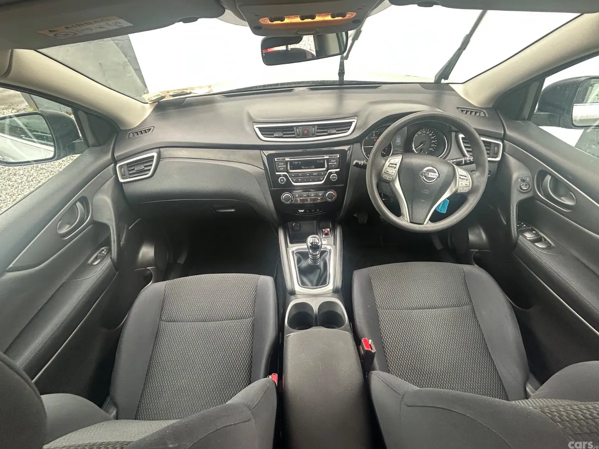 Nissan Qashqai Hatchback, Diesel, 2014, Silver