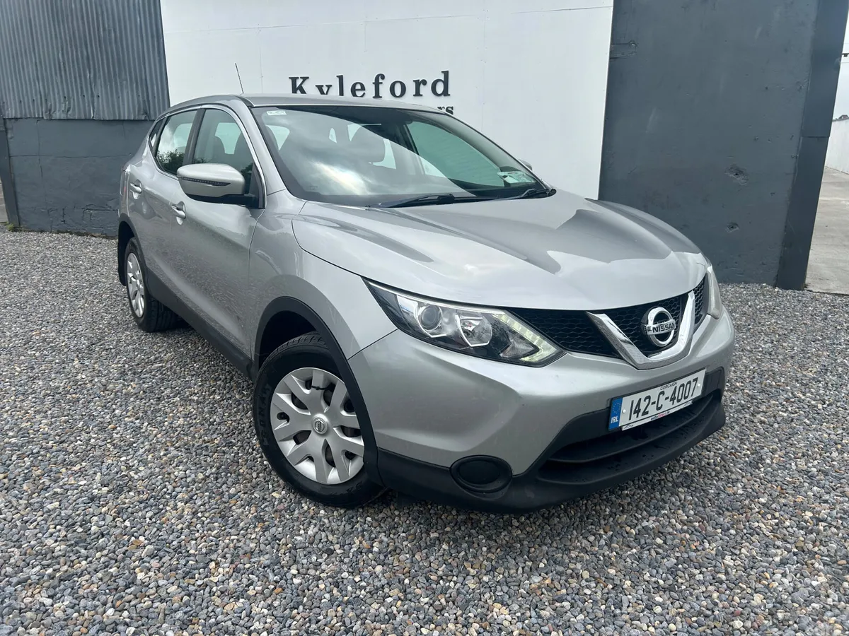 Nissan Qashqai Hatchback, Diesel, 2014, Silver