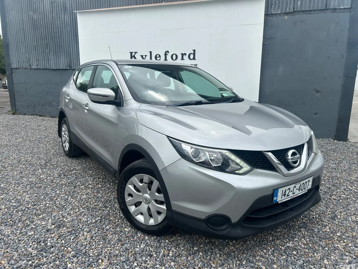 Nissan Qashqai Hatchback, Diesel, 2014, Silver