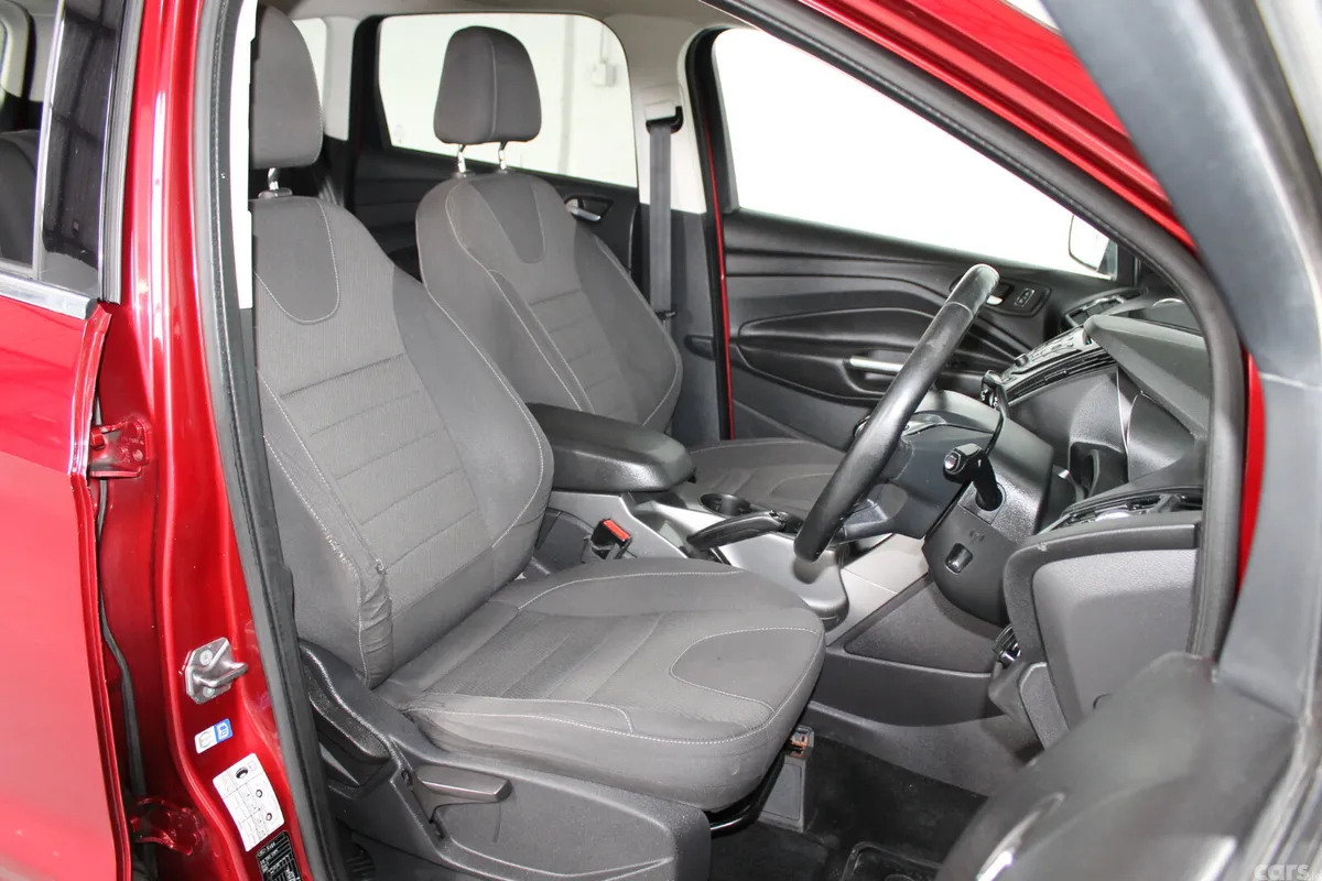 Ford Kuga SUV, Diesel, 2015, Red