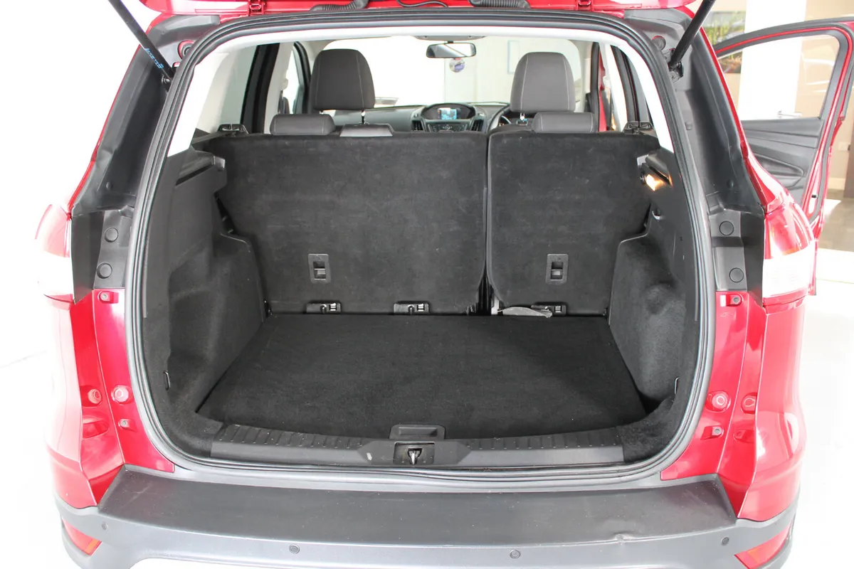 Ford Kuga SUV, Diesel, 2015, Red