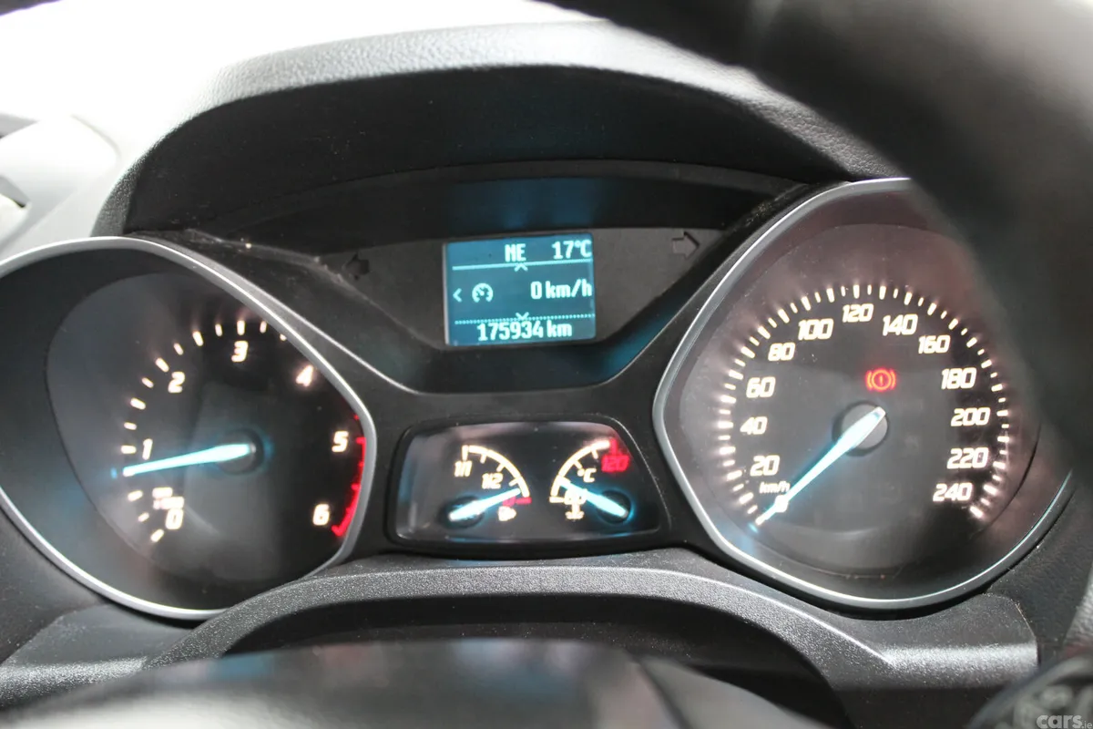 Ford Kuga SUV, Diesel, 2015, Red