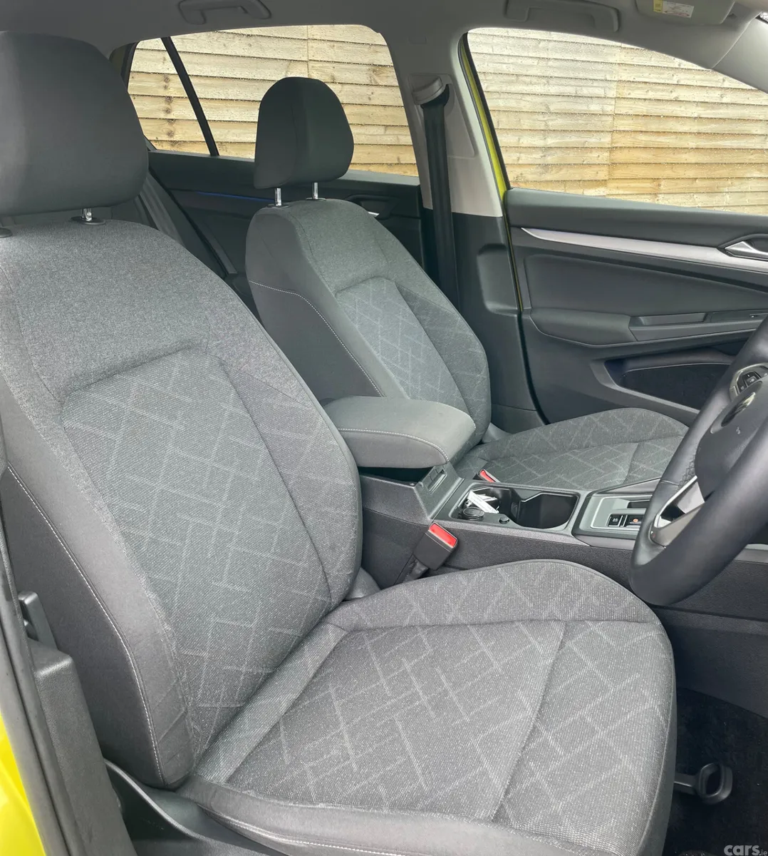 Volkswagen Golf Hatchback, Diesel, 2022, Yellow
