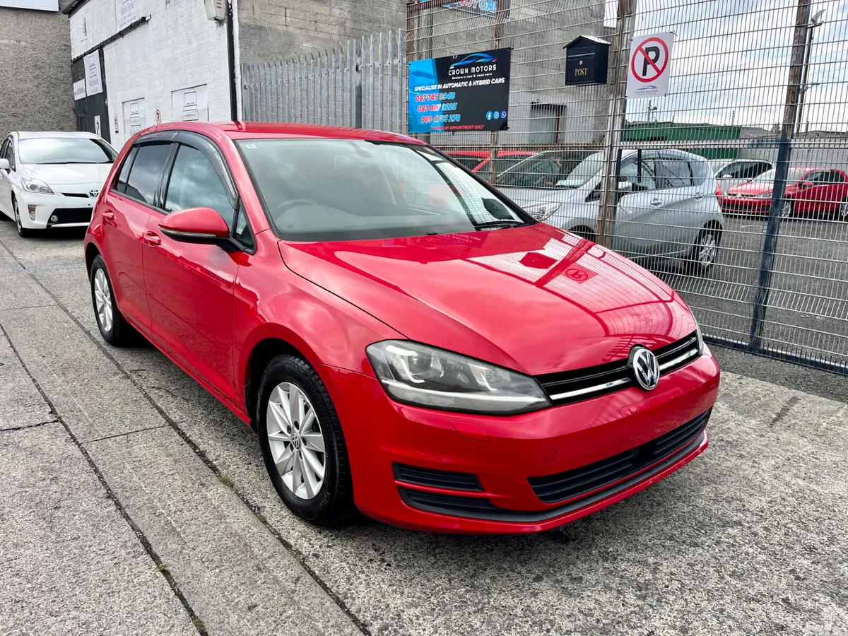 Volkswagen Golf Hatchback, Petrol, 2016, Red