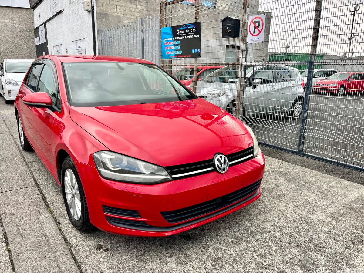 Volkswagen Golf Hatchback, Petrol, 2016, Red