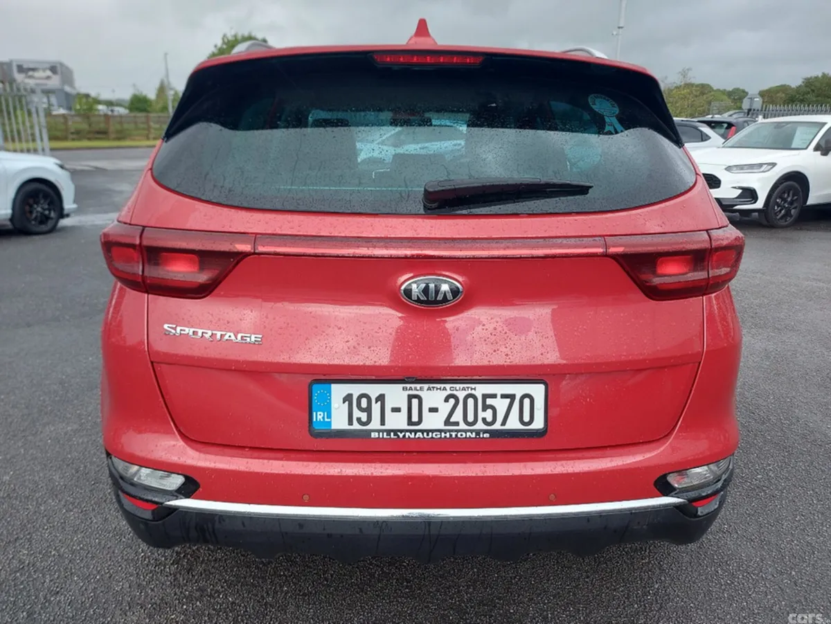 Kia Sportage MPV, Diesel, 2019, Red