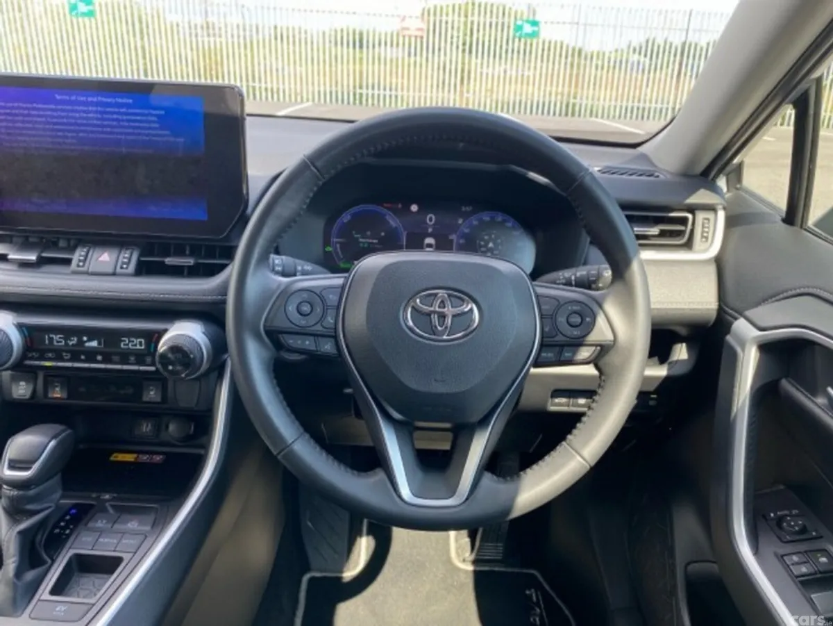 Toyota Corolla Saloon, Petrol Hybrid, 2024, Silver