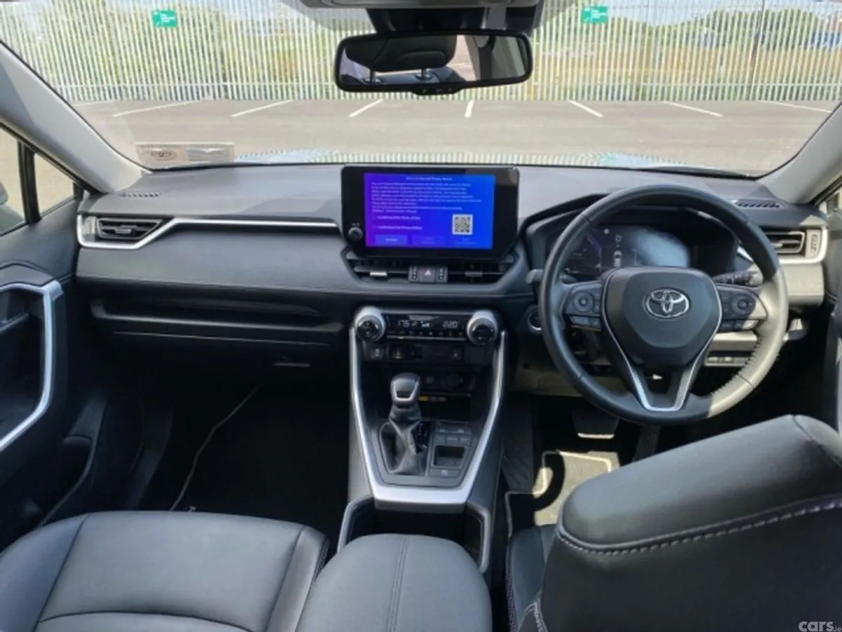 Toyota Corolla Saloon, Petrol Hybrid, 2024, Silver