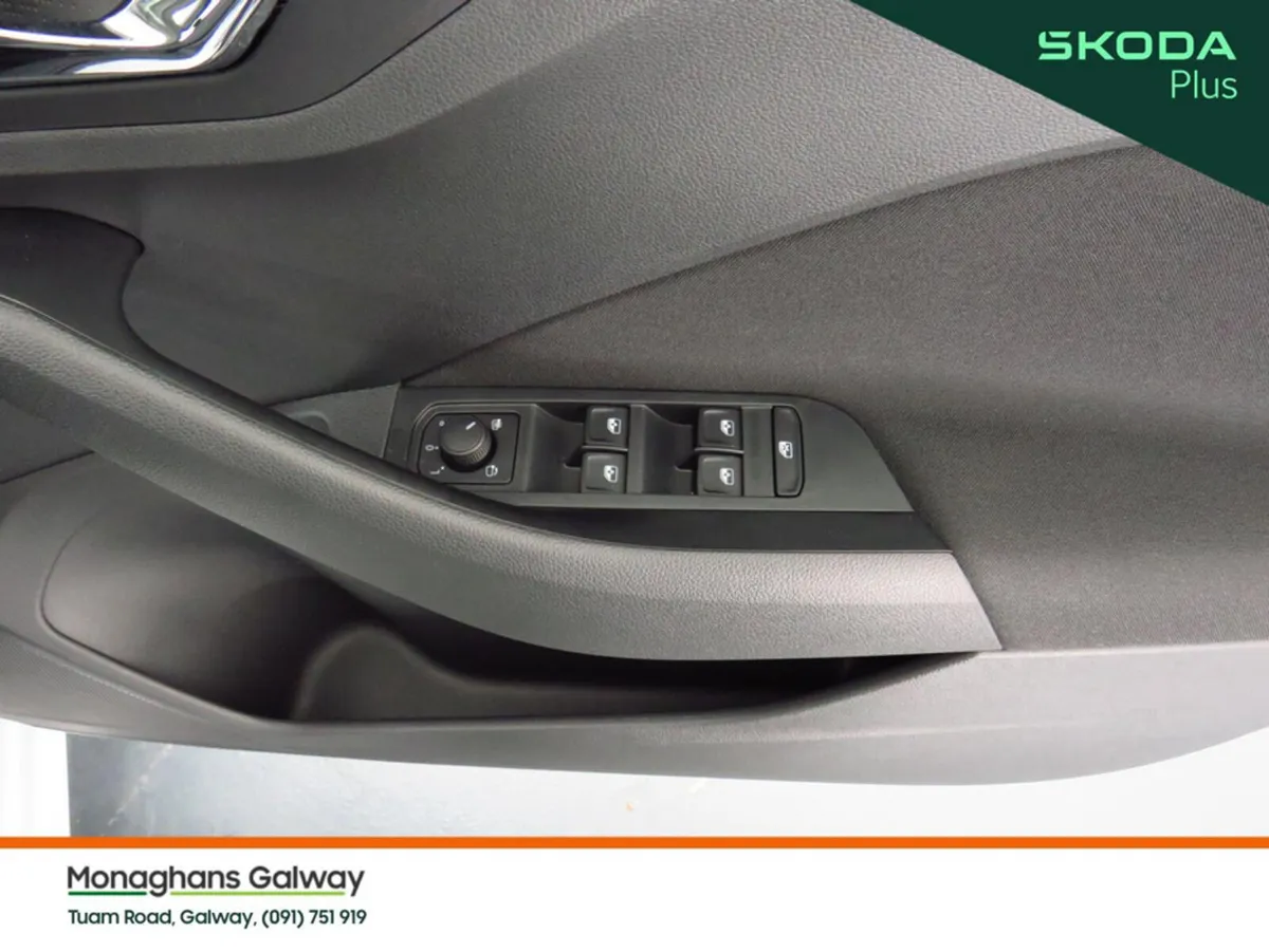 Skoda Kamiq Hatchback, Petrol, 2024, White