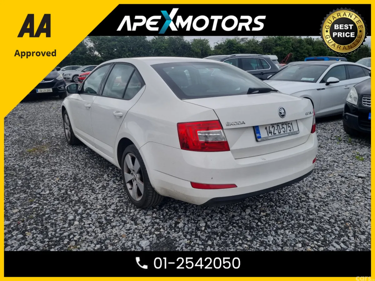 Skoda Octavia Hatchback, Diesel, 2014, White