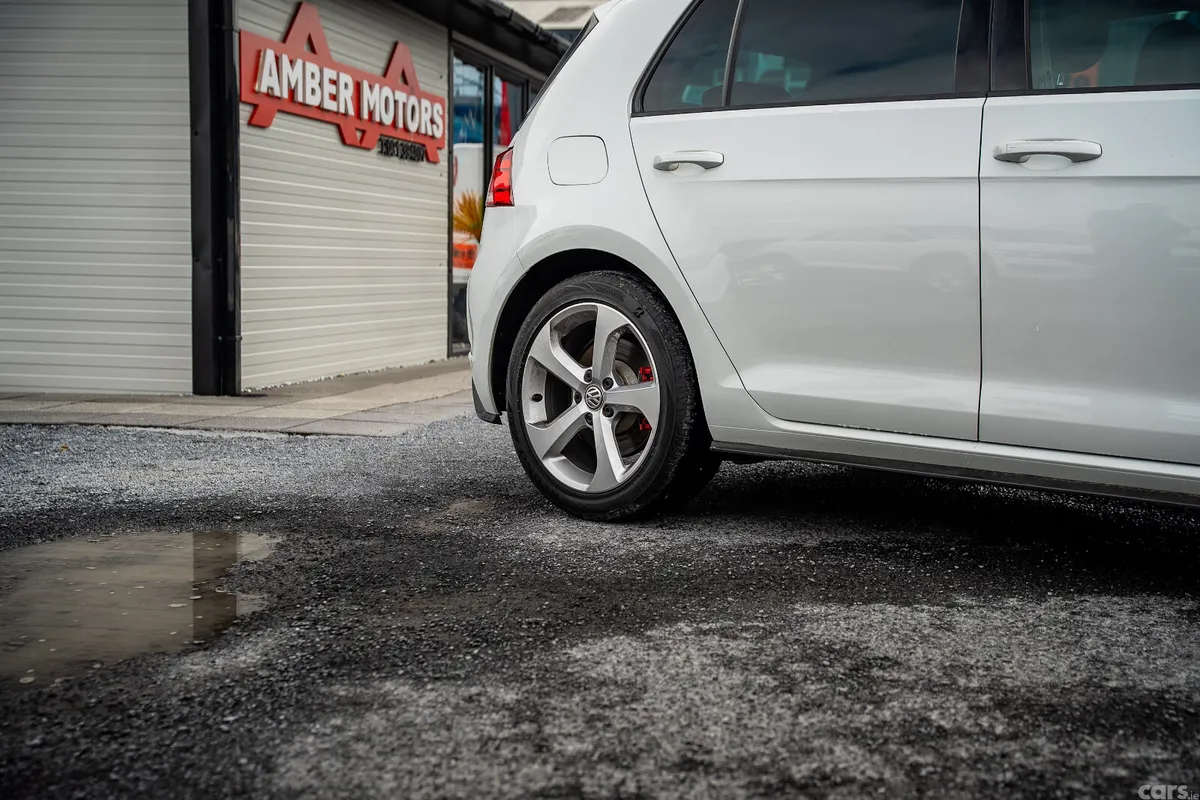 Volkswagen Golf Hatchback, Petrol, 2019, White