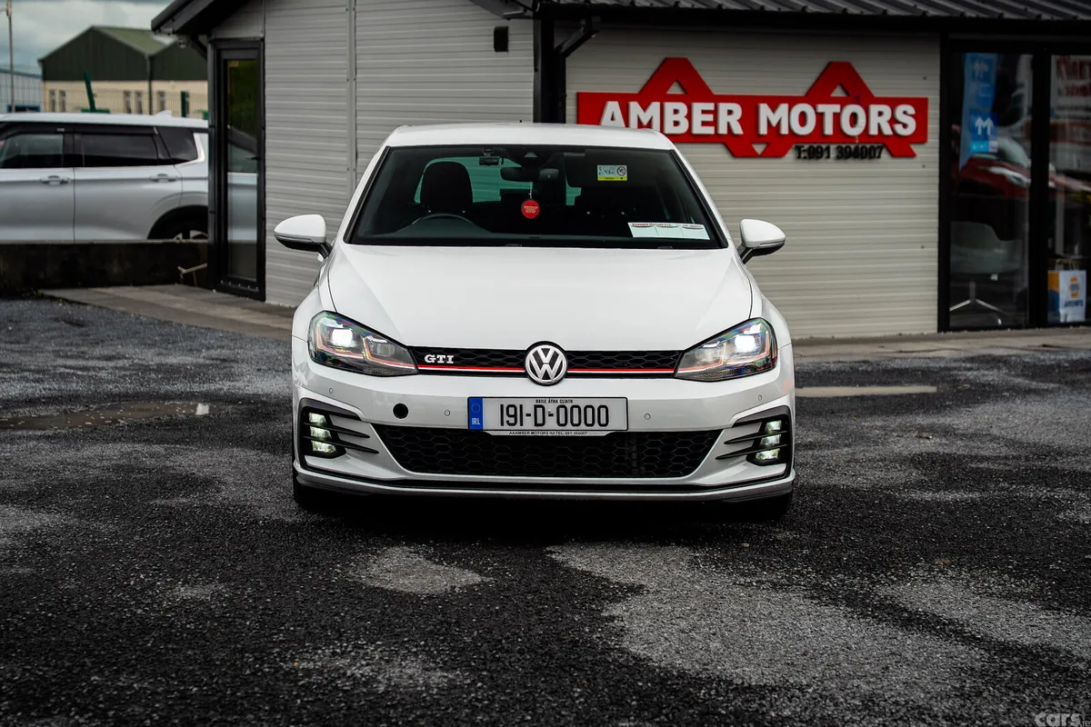 Volkswagen Golf Hatchback, Petrol, 2019, White