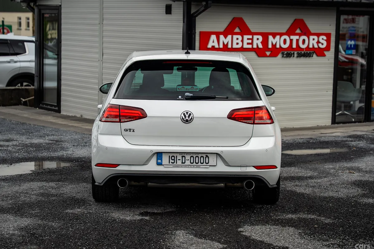 Volkswagen Golf Hatchback, Petrol, 2019, White