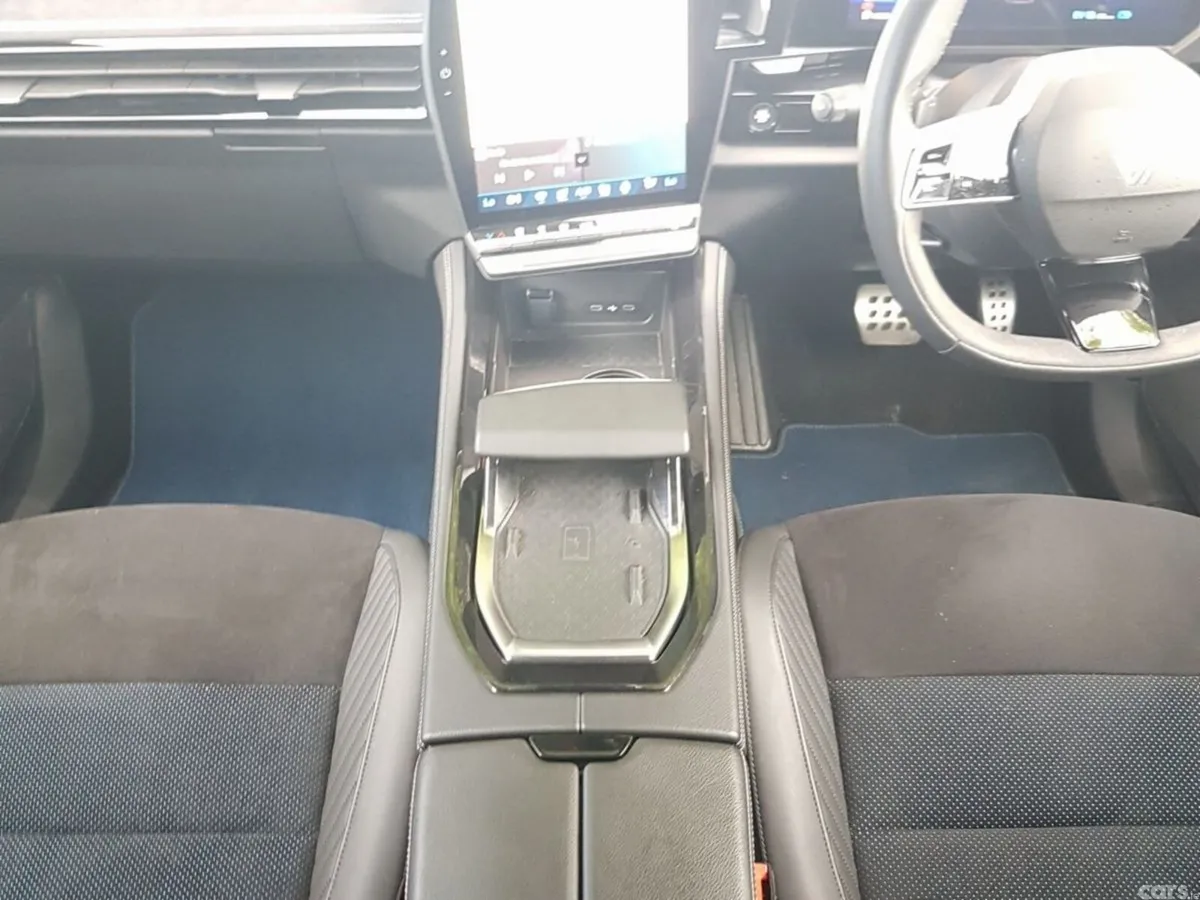 Renault Rafale SUV, Petrol Hybrid, 2025, Grey
