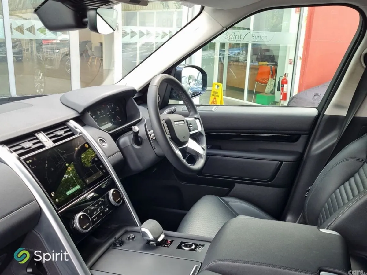 Land Rover Discovery SUV, Diesel, 2024, Grey