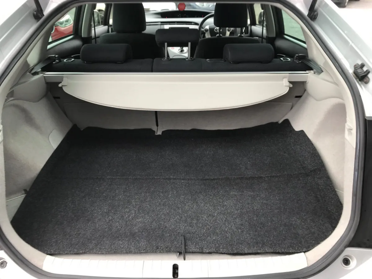Toyota Prius Hatchback, Petrol Hybrid, 2015, Silver