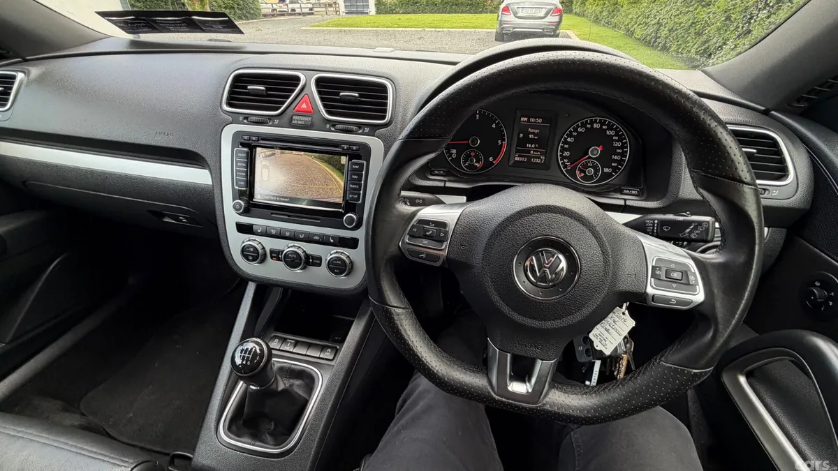 Volkswagen Scirocco Hatchback, Diesel, 2014, Blue