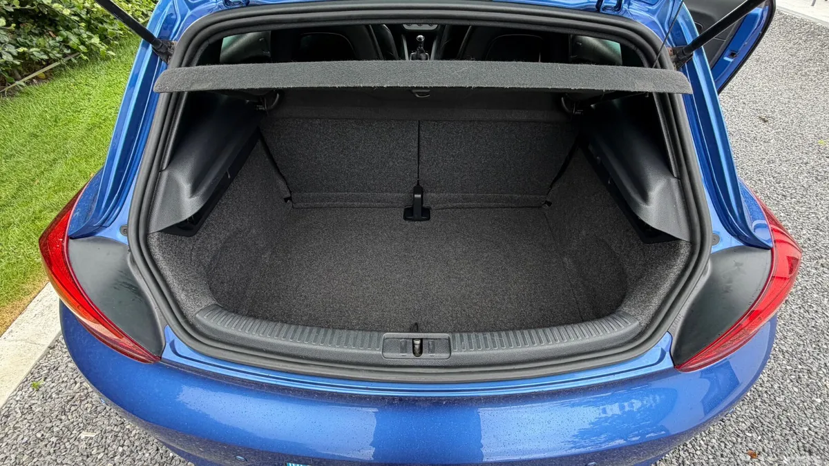 Volkswagen Scirocco Hatchback, Diesel, 2014, Blue
