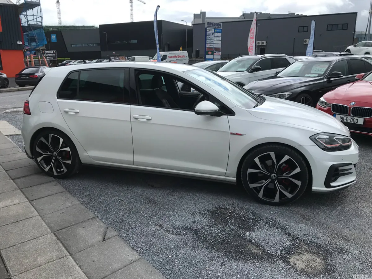 Volkswagen Golf Hatchback, Petrol, 2019, White