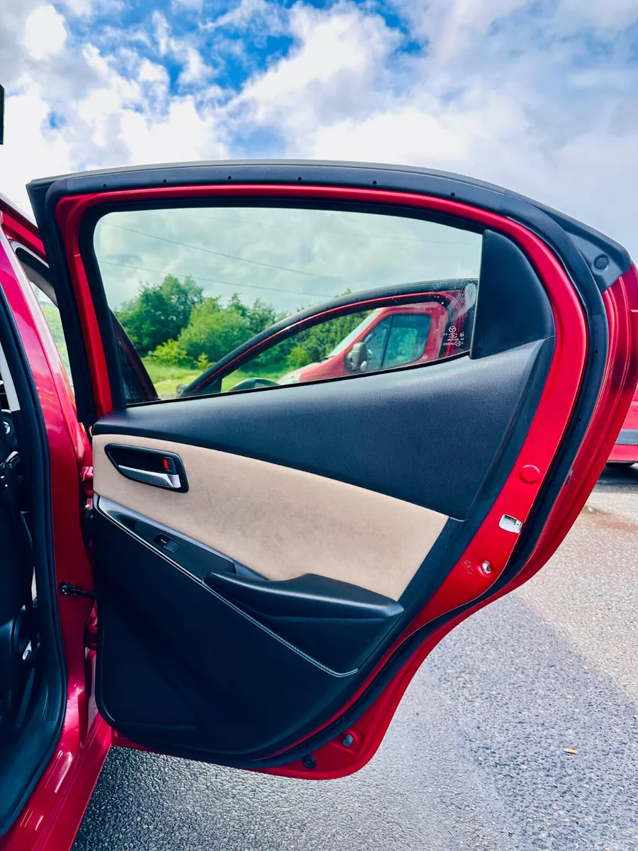 Mazda Mazda2 Hatchback, Petrol, 2017, Red