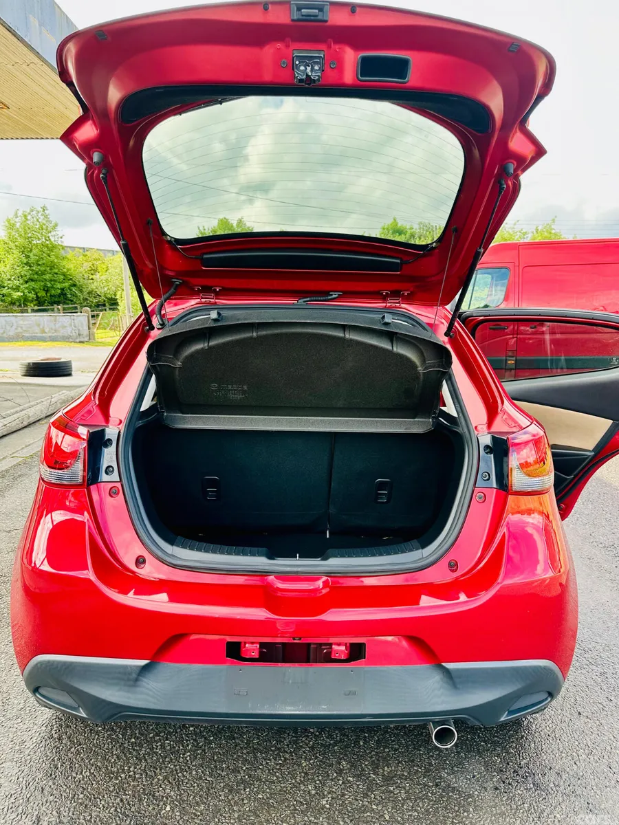 Mazda Mazda2 Hatchback, Petrol, 2017, Red