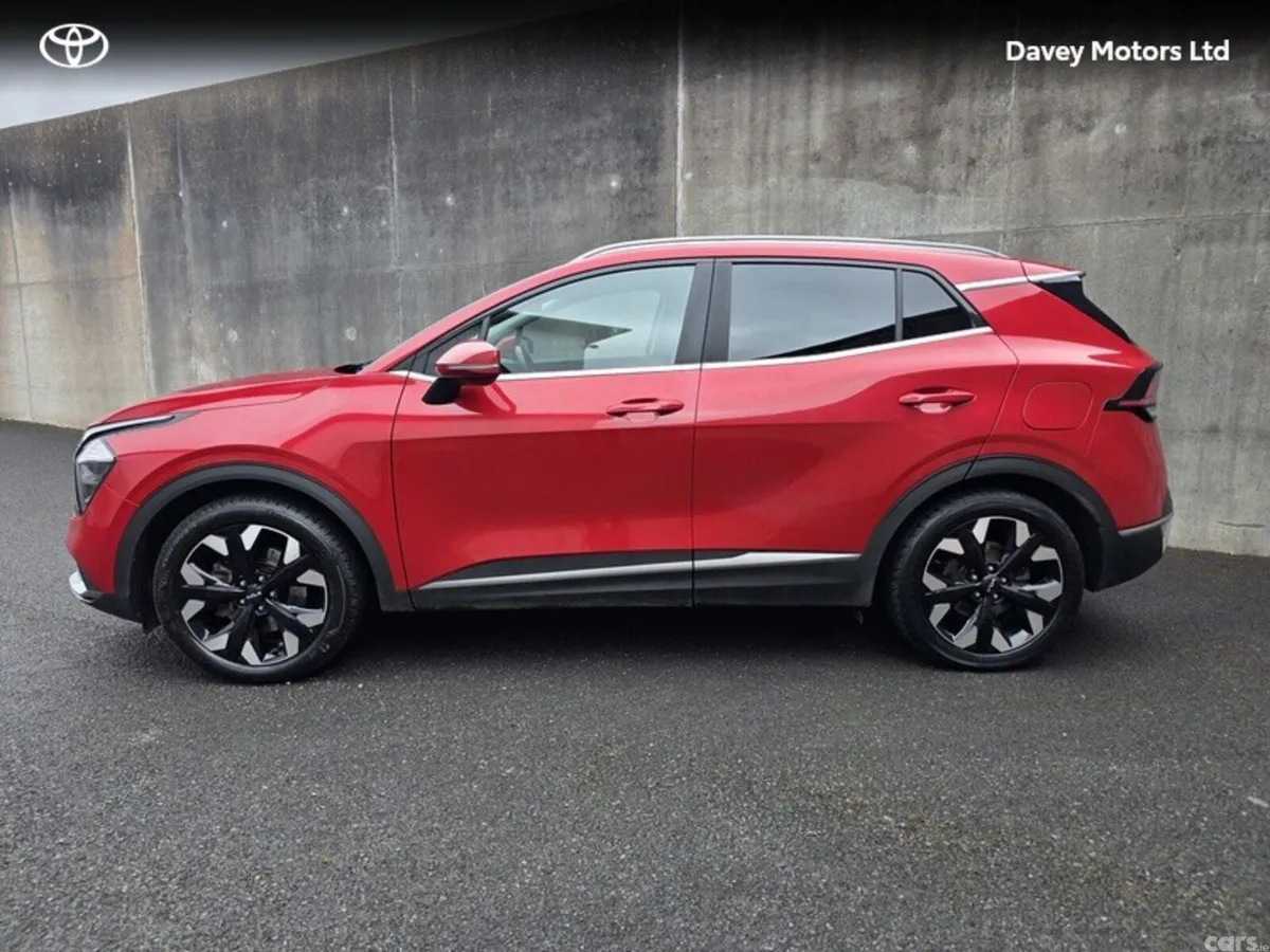 Kia Sportage MPV, Petrol Plug-in Hybrid, 2023, Red
