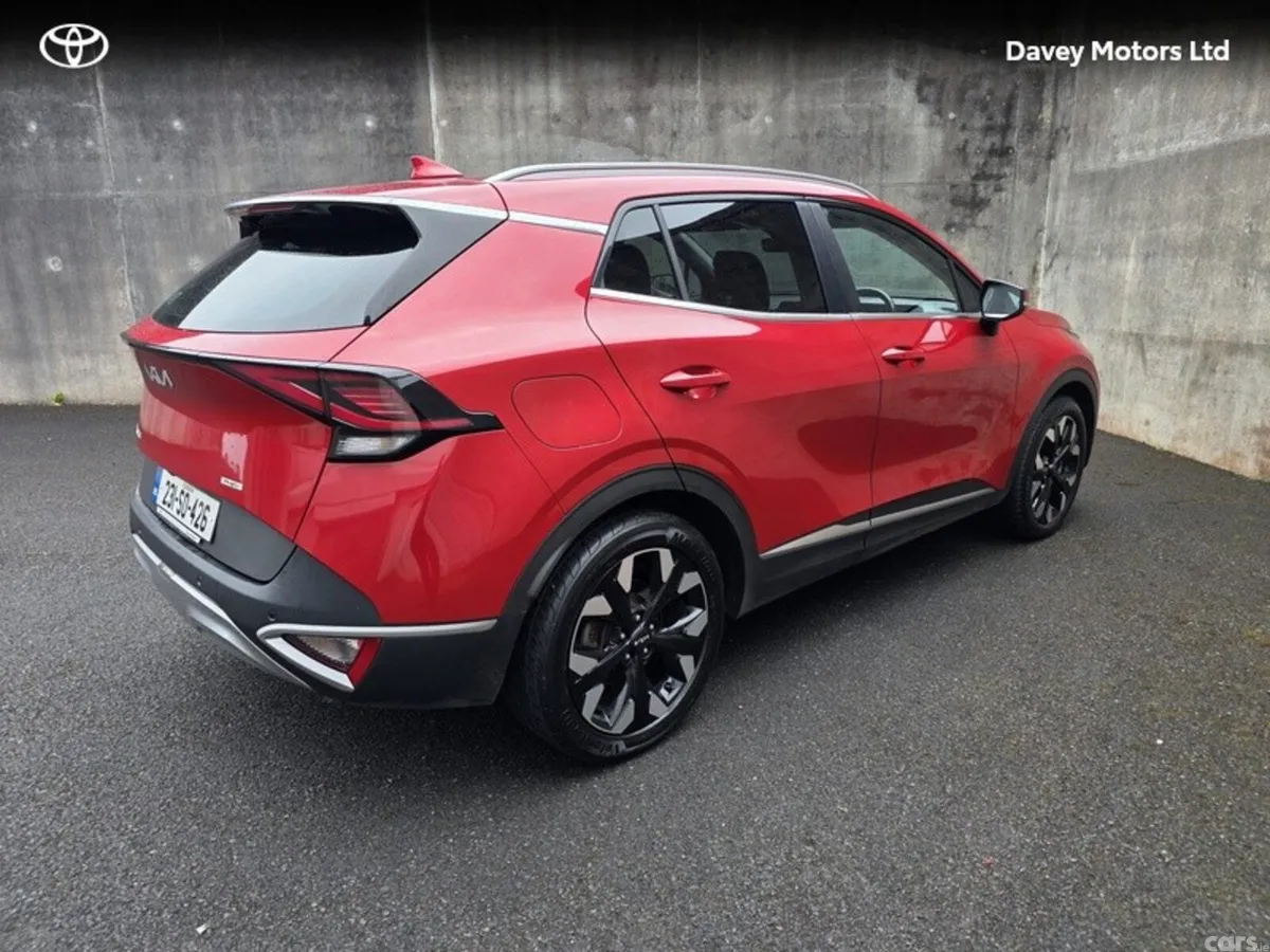 Kia Sportage MPV, Petrol Plug-in Hybrid, 2023, Red