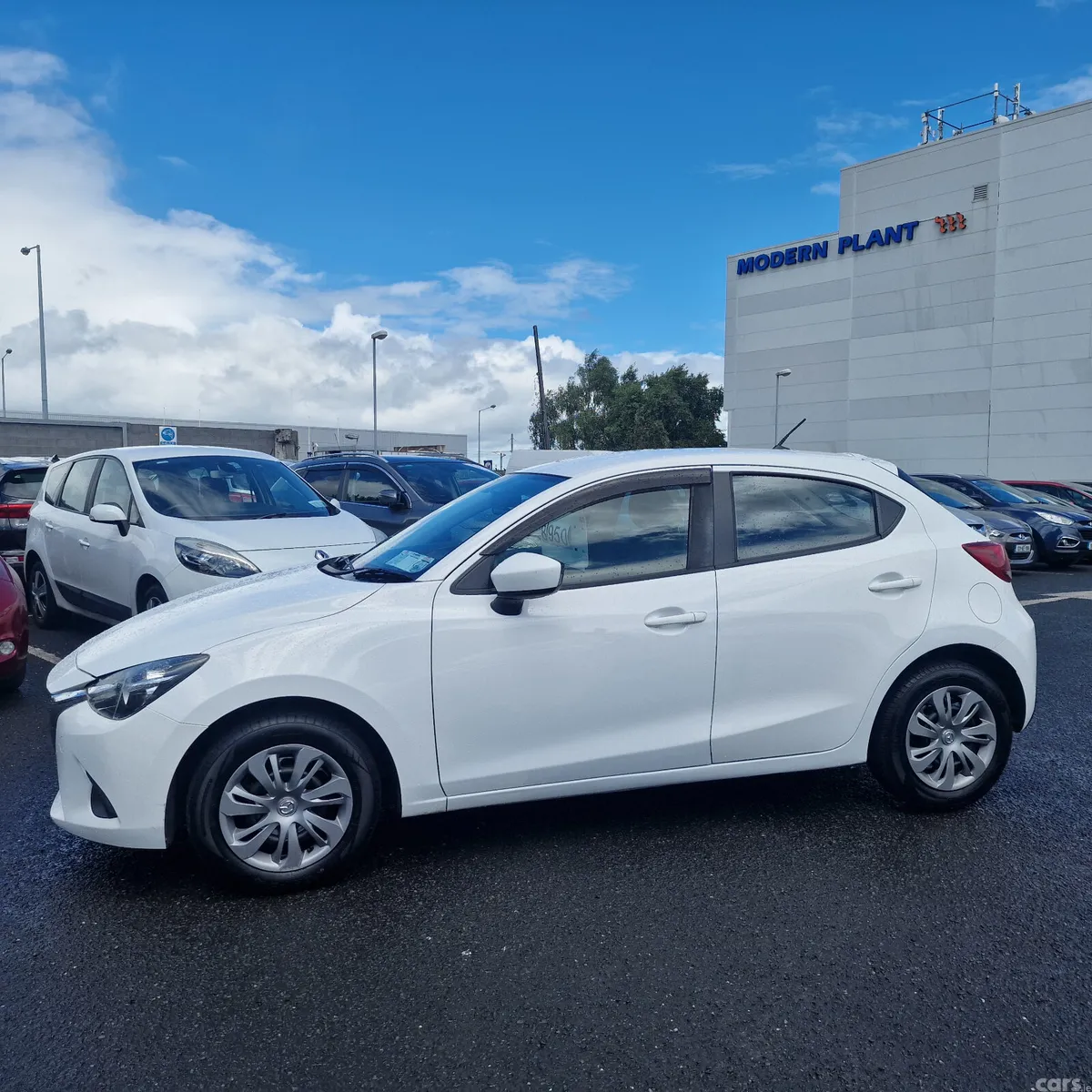 Mazda Demio MPV, Petrol, 2016, White
