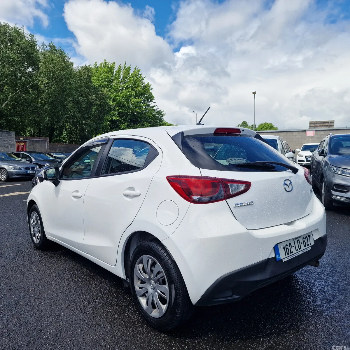 Mazda Demio MPV, Petrol, 2016, White