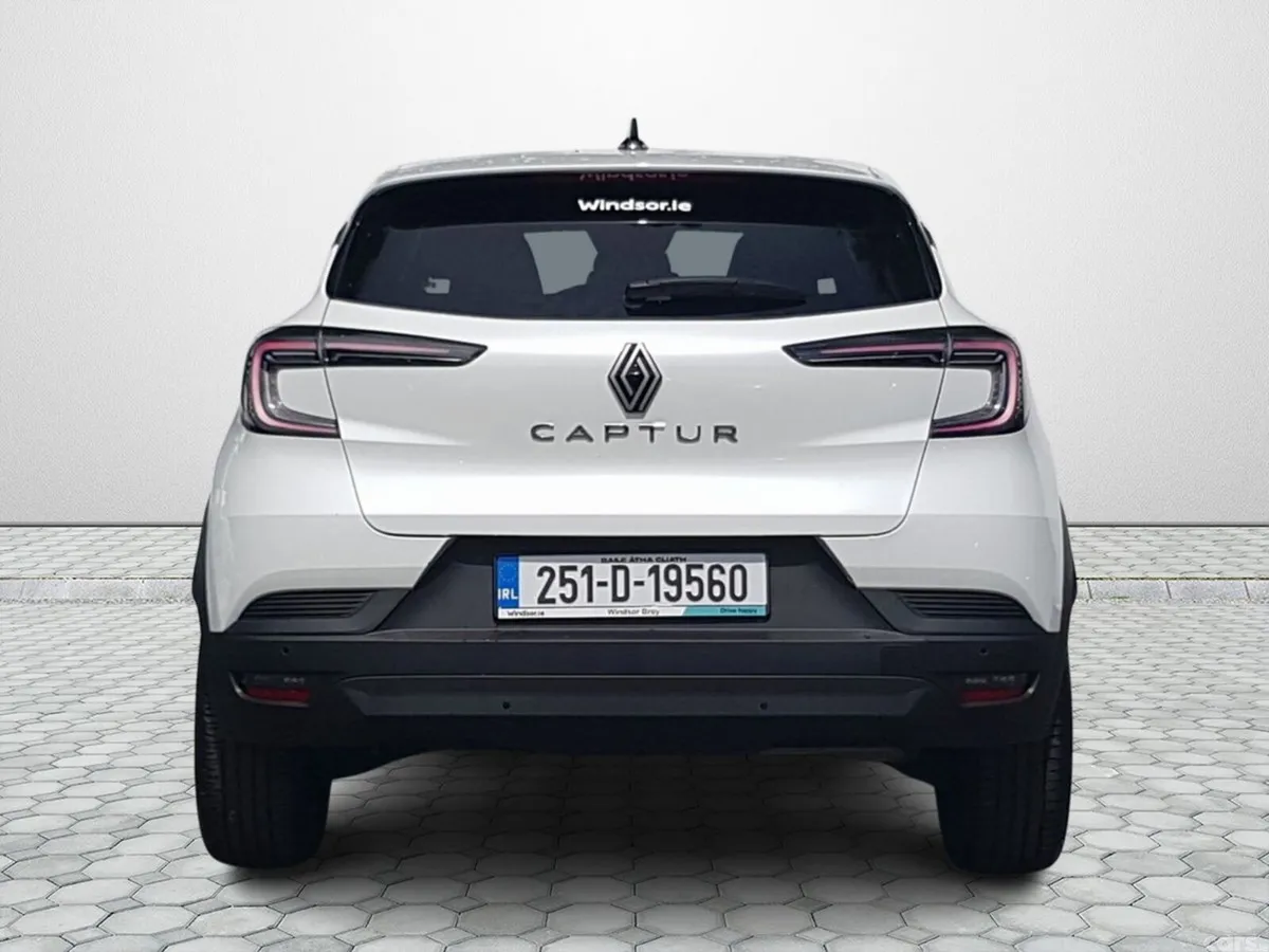 Renault Captur Hatchback, Petrol, 2025, White
