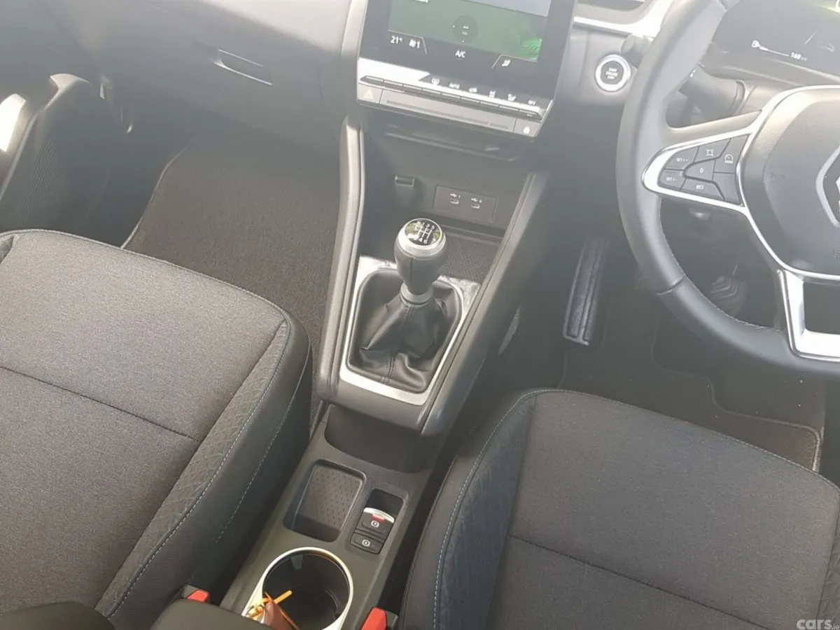 Renault Captur Hatchback, Petrol, 2025, White