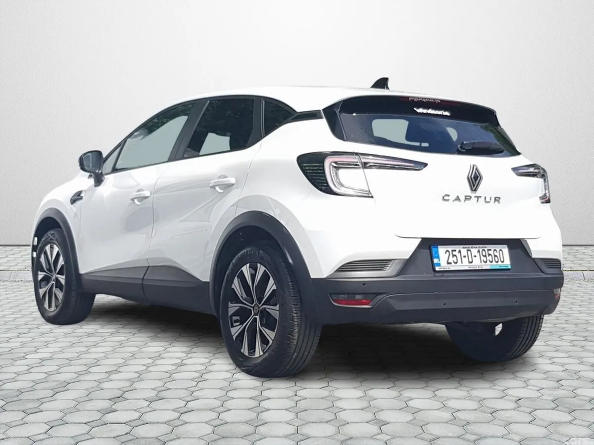Renault Captur Hatchback, Petrol, 2025, White