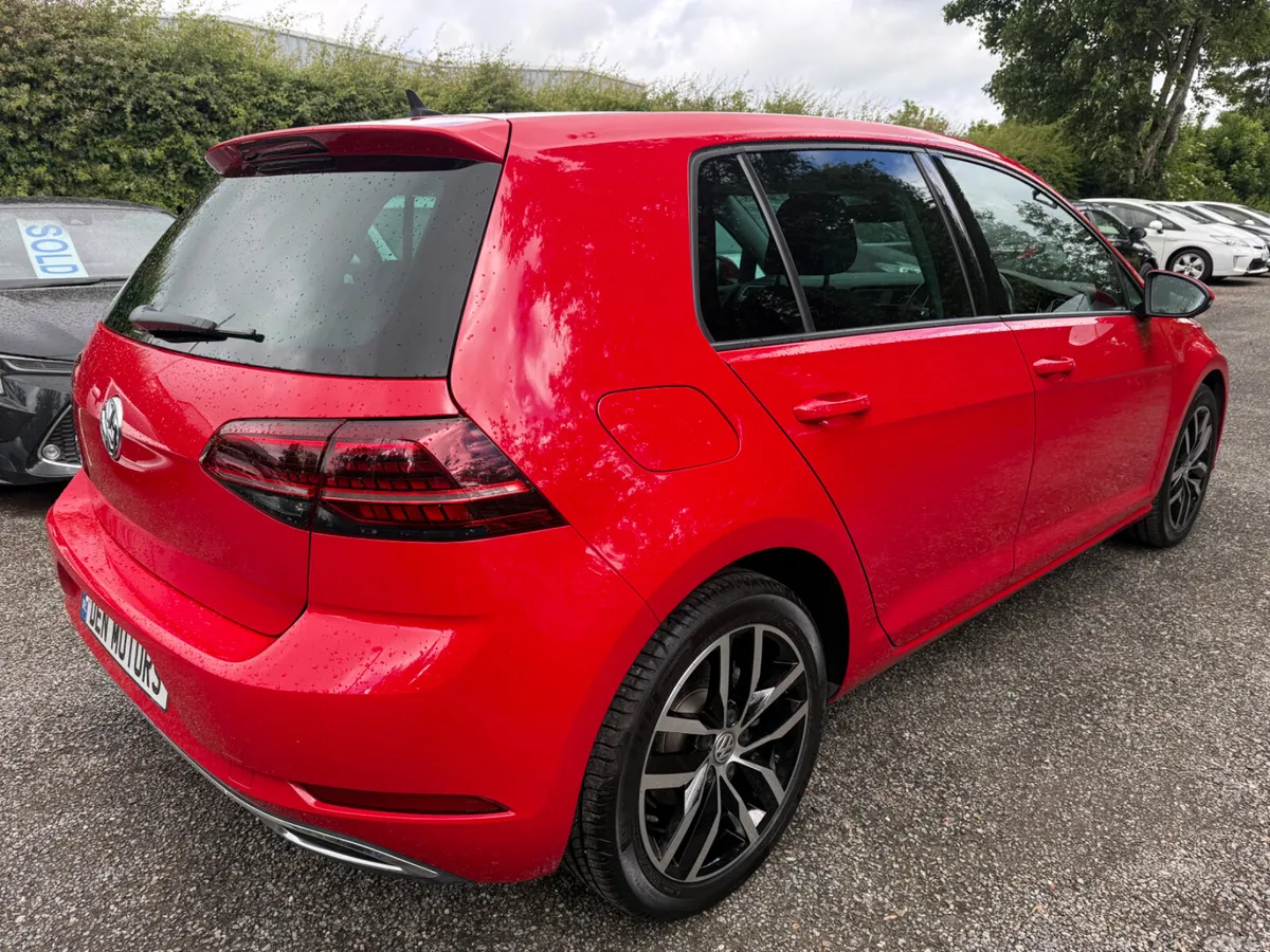 Volkswagen Golf Coupe, Petrol, 2018, Red