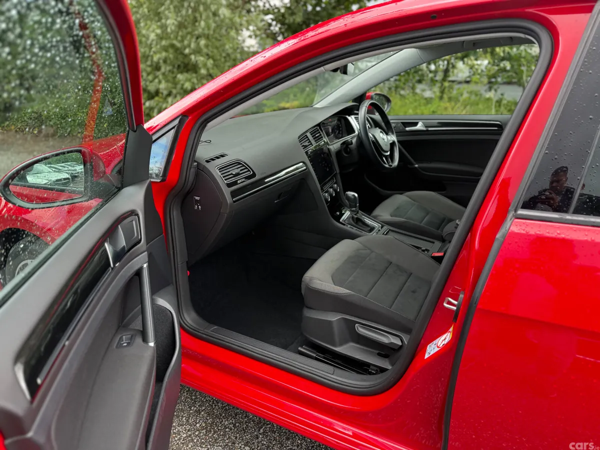 Volkswagen Golf Coupe, Petrol, 2018, Red