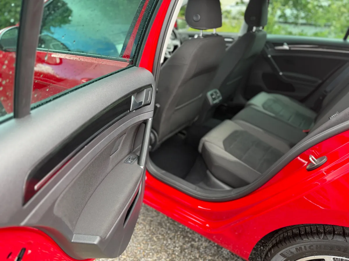 Volkswagen Golf Coupe, Petrol, 2018, Red