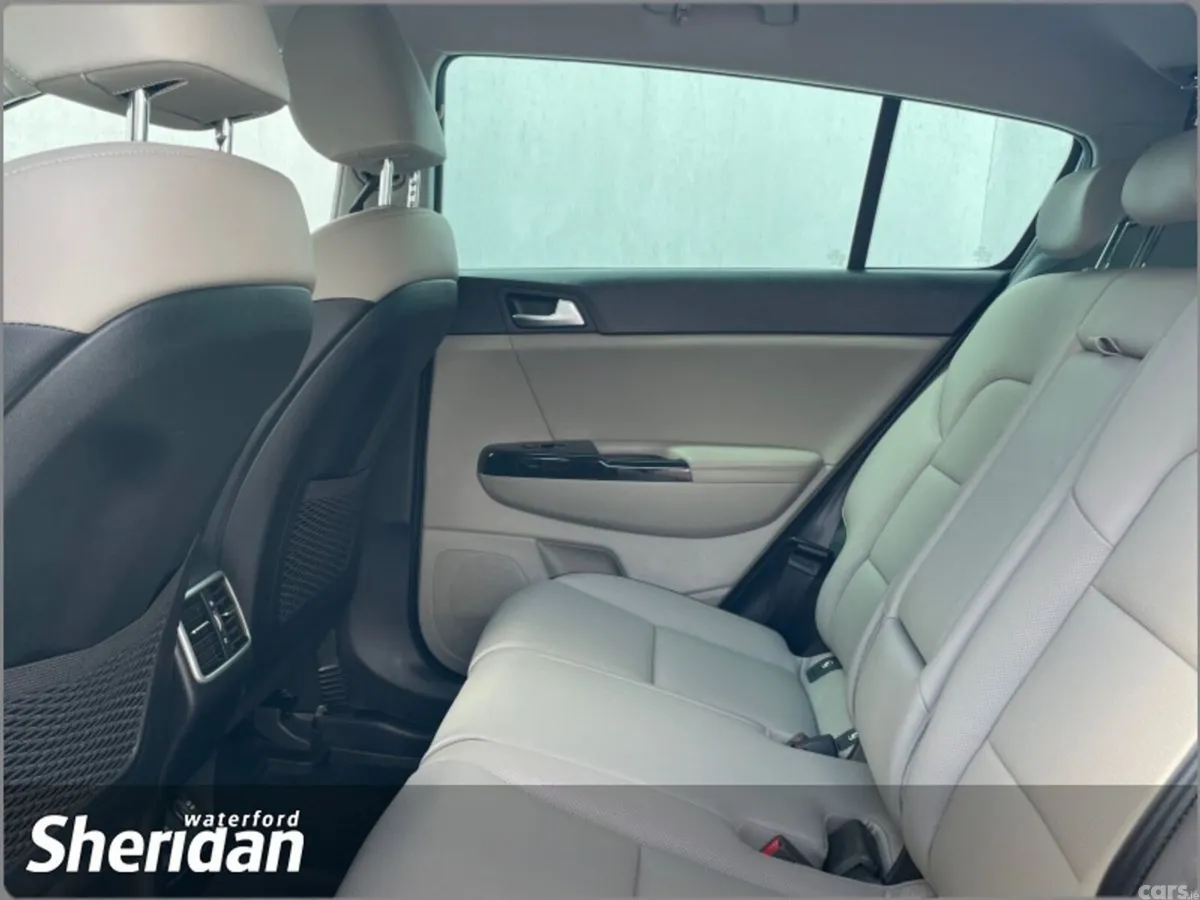 Kia Sportage SUV, Diesel Hybrid, 2021, Grey
