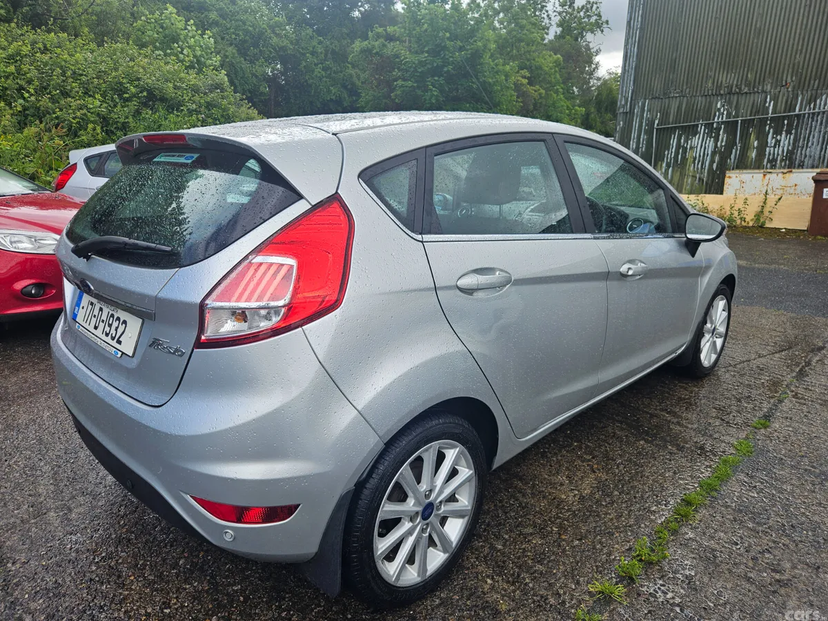 Ford Fiesta Hatchback, Petrol, 2017, Grey