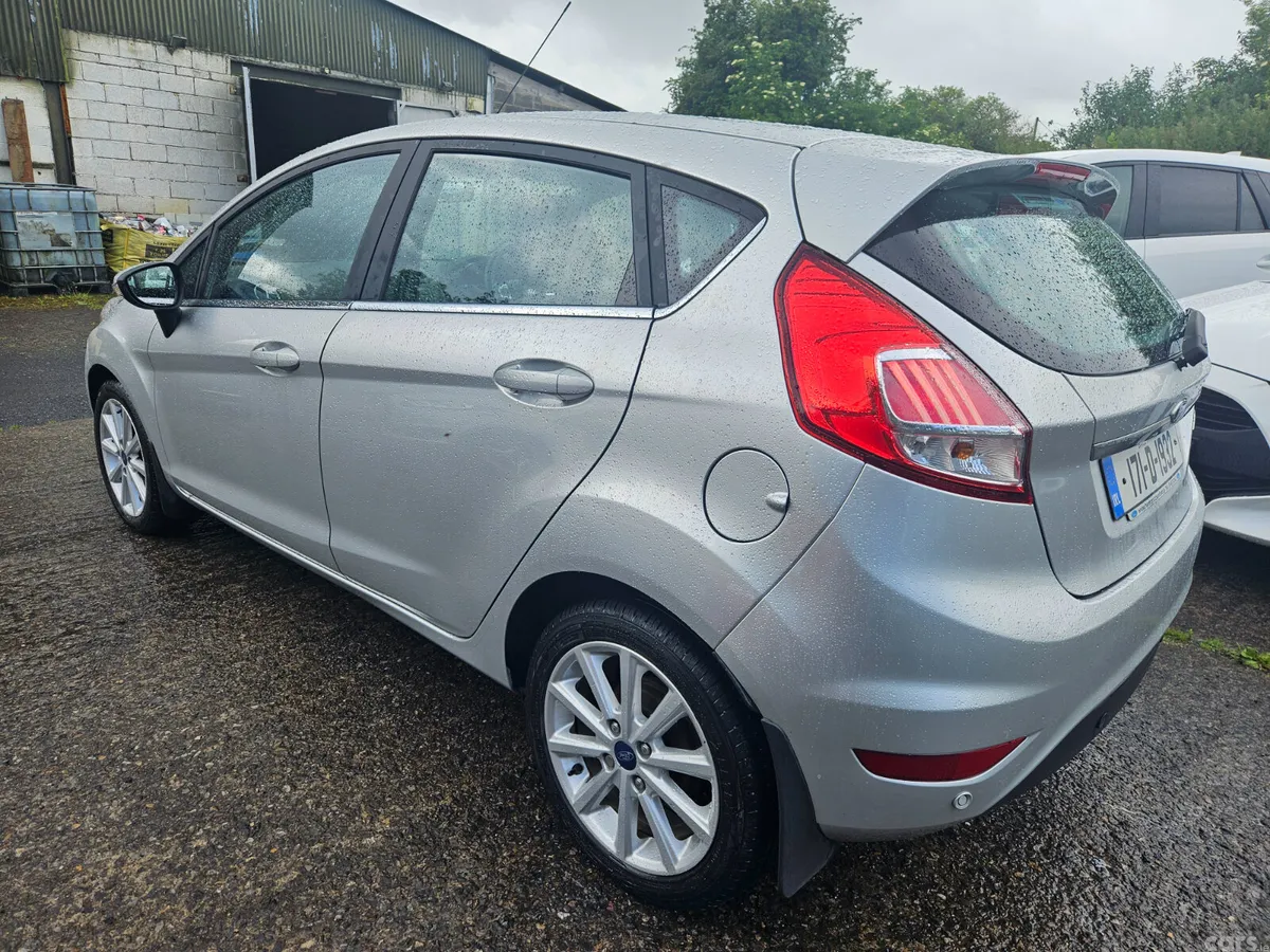 Ford Fiesta Hatchback, Petrol, 2017, Grey