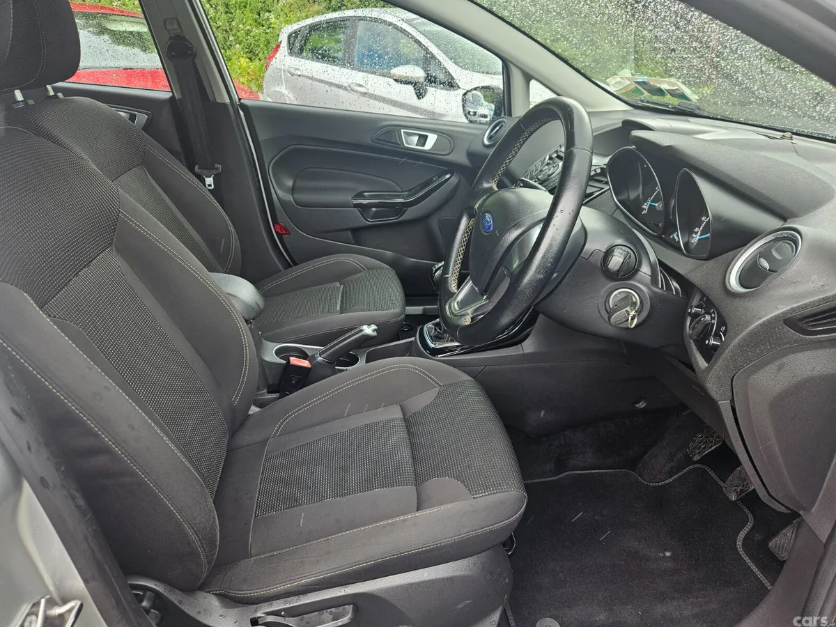 Ford Fiesta Hatchback, Petrol, 2017, Grey