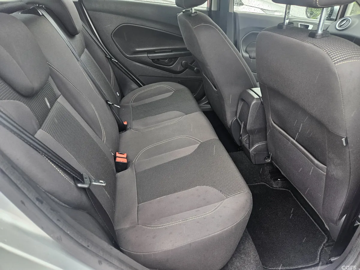 Ford Fiesta Hatchback, Petrol, 2017, Grey