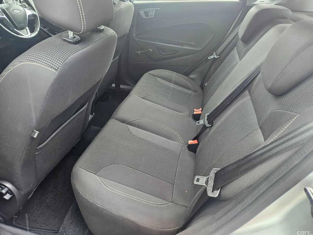 Ford Fiesta Hatchback, Petrol, 2017, Grey