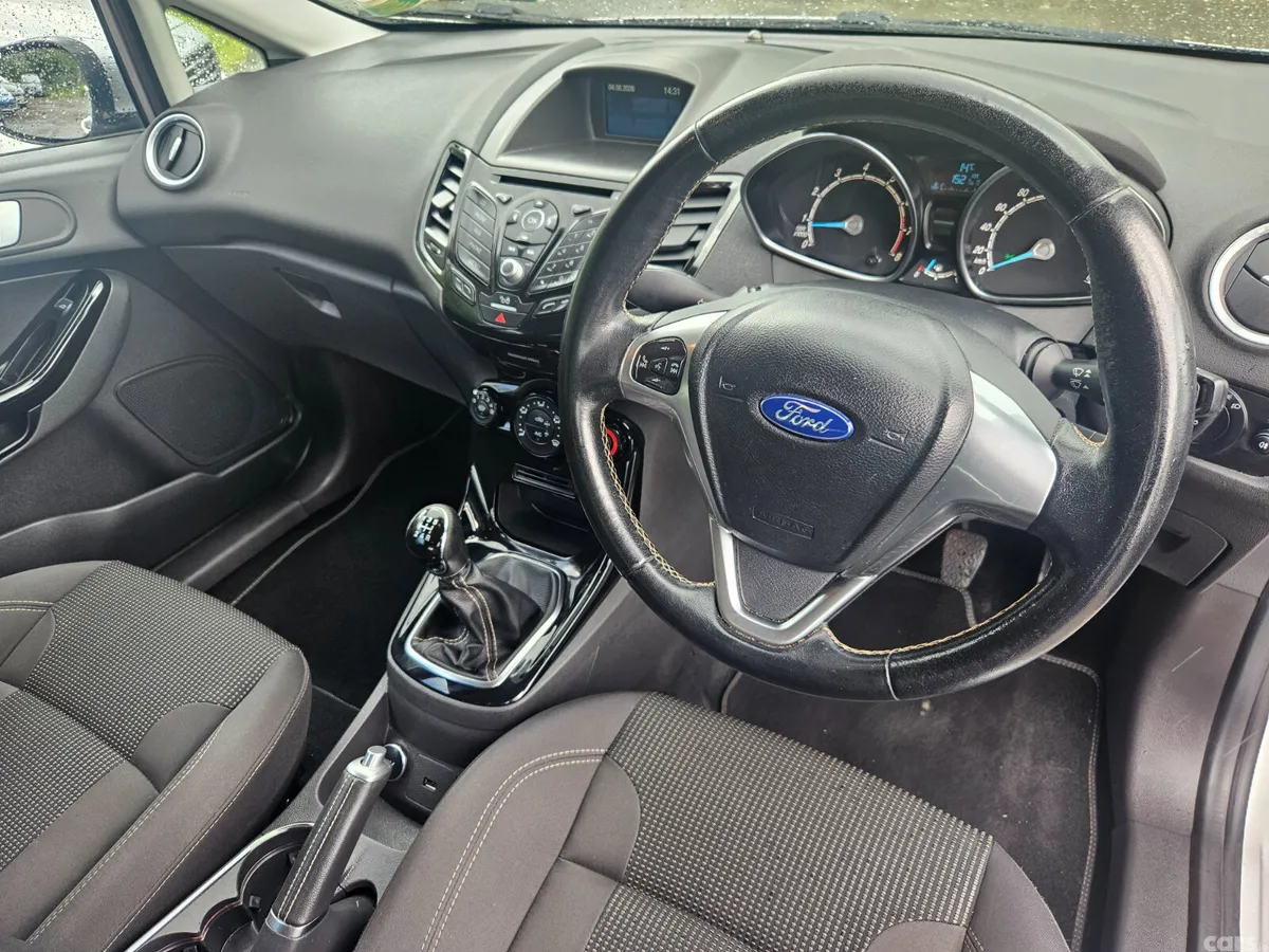 Ford Fiesta Hatchback, Petrol, 2017, Grey