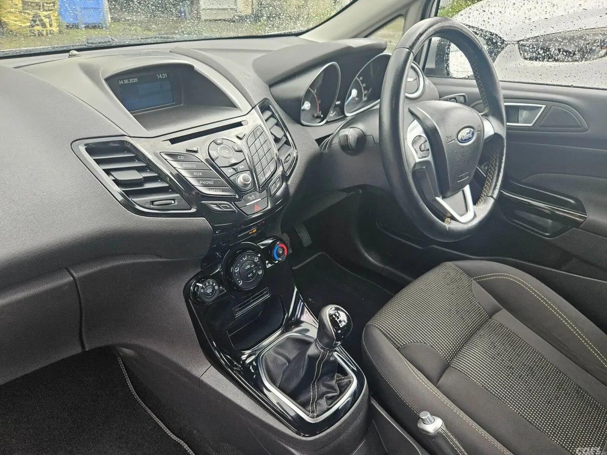 Ford Fiesta Hatchback, Petrol, 2017, Grey